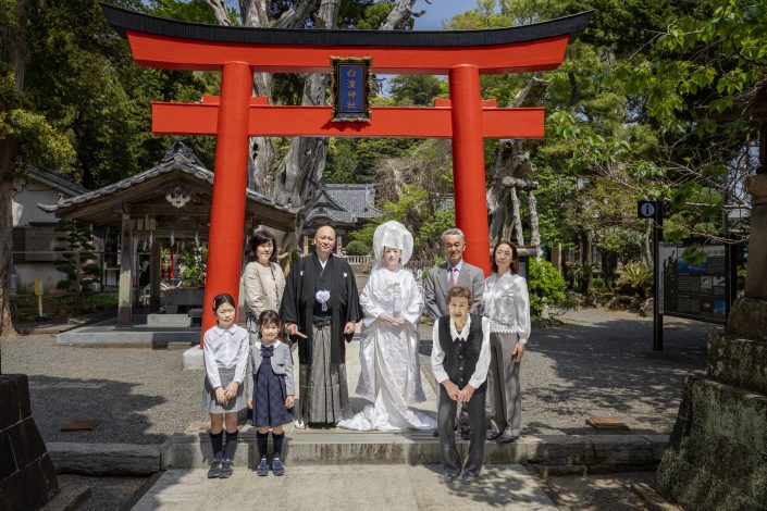 和装　結婚式　白濱神社　伊豆下田　下田市　白浜　白無垢　袴　家族写真